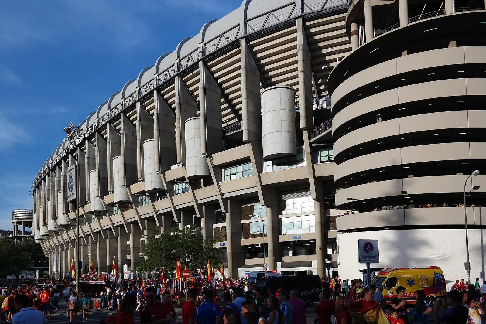 Compartir taxi para Visita del Papa León XIV — Encuentro en el Bernabéu en Madrid
