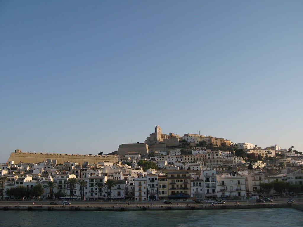 Parada de taxi Ibiza — Puerto (dique de Botafoc)