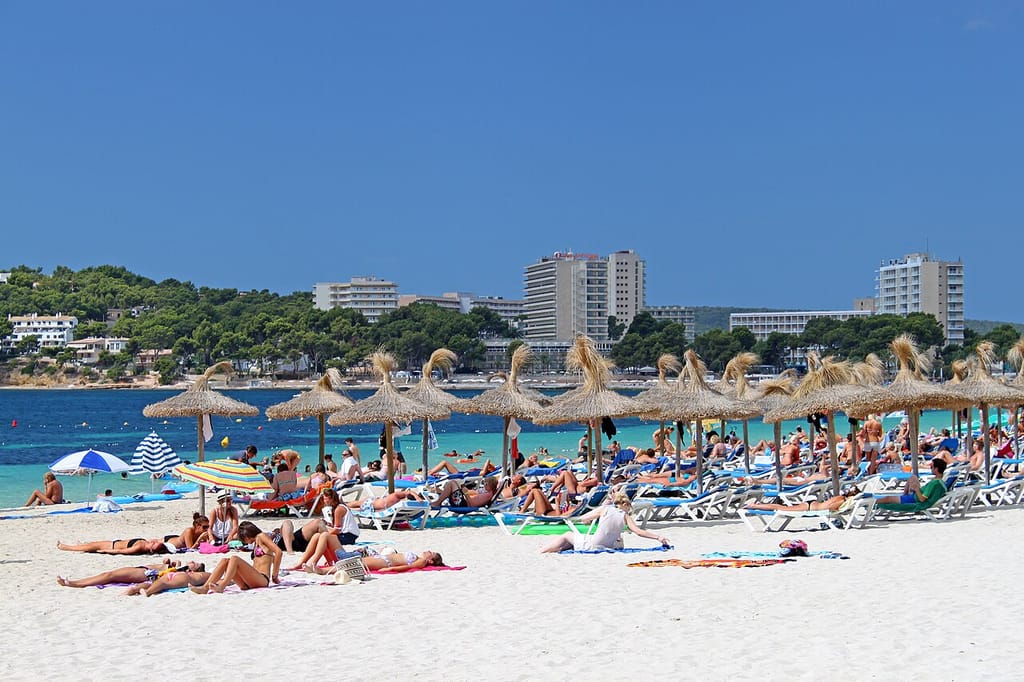 Parada de taxi Magaluf — Calle Punta Ballena (ocio)