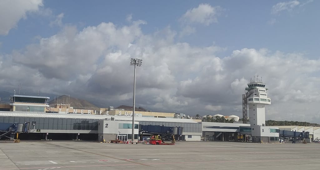 Parada de taxi Tenerife Sur — Aeropuerto Reina Sofía (parada terminal)